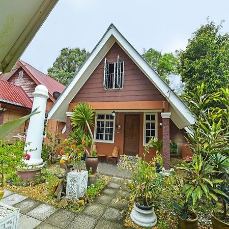 Oyo 90642 Twin Mutiara Chalet & Homestay Jeli Ngoại thất bức ảnh