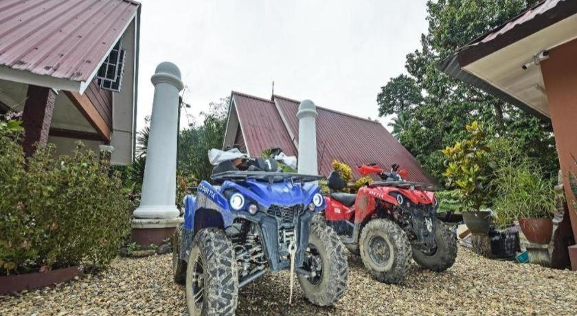 Oyo 90642 Twin Mutiara Chalet & Homestay Jeli Ngoại thất bức ảnh